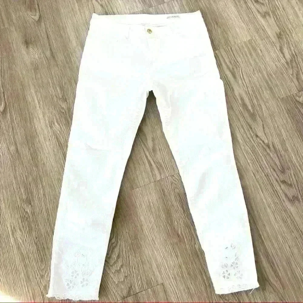 DF Young by Defacto White Capri  Crop Jeans Embroidered Jeans Size 38